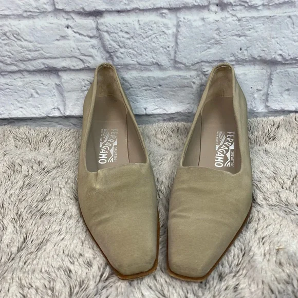 Salvatore Ferragamo Summer Pumps Size 9 - Picture 2 of 7